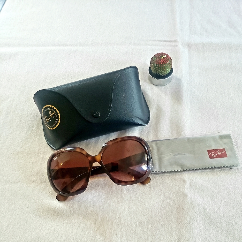 Jackie Ohh II, butterfly shape Ray Ban sunglasses. Made in Italy.
